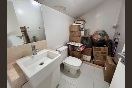 Casa de condomínio à venda com 173m², 7 quartos e 1 vaga Casa de condomínio à venda com 173m², 7 quartos e 1 vagaBanheiro Suíte 2