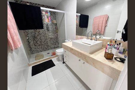 Casa de condomínio à venda com 173m², 7 quartos e 1 vaga Casa de condomínio à venda com 173m², 7 quartos e 1 vagaBanheiro Suíte 6