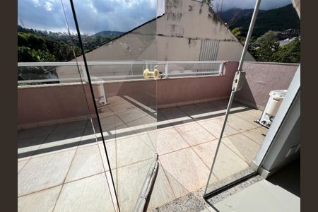 Casa de condomínio à venda com 173m², 7 quartos e 1 vaga Casa de condomínio à venda com 173m², 7 quartos e 1 vagaVaranda Suíte 01