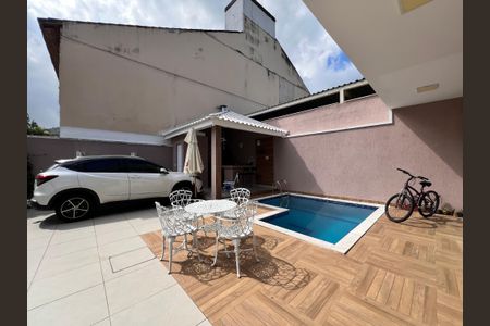 Casa de condomínio à venda com 173m², 7 quartos e 1 vaga Casa de condomínio à venda com 173m², 7 quartos e 1 vagaQuintal / Garagem / Área Gourmet / Piscina