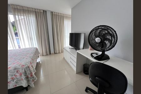 Casa de condomínio à venda com 173m², 7 quartos e 1 vaga Casa de condomínio à venda com 173m², 7 quartos e 1 vagaQuarto 6 Suíte