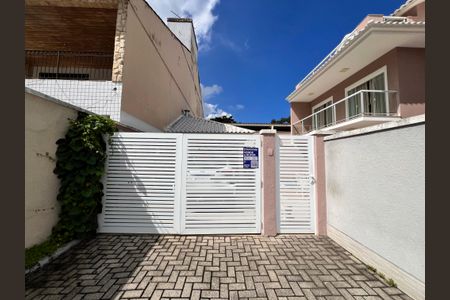 Casa de condomínio à venda com 173m², 7 quartos e 1 vaga Casa de condomínio à venda com 173m², 7 quartos e 1 vagaFachada