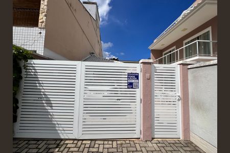 Casa de condomínio à venda com 173m², 7 quartos e 1 vaga Casa de condomínio à venda com 173m², 7 quartos e 1 vagaFachada