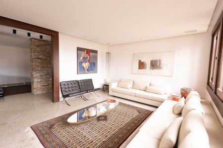 Casa à venda com 563m², 4 quartos e 5 vagasSala 1