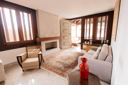 Casa à venda com 563m², 4 quartos e 5 vagasSala 2