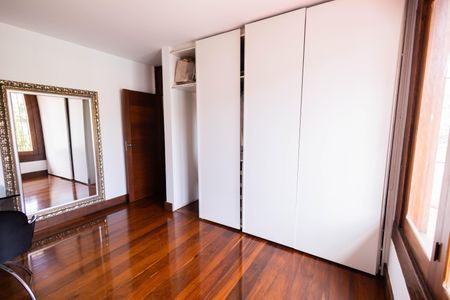 Casa à venda com 563m², 4 quartos e 5 vagasQuarto 3