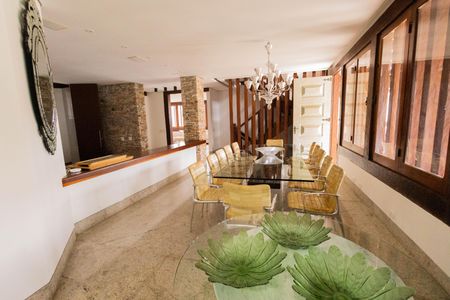 Casa à venda com 563m², 4 quartos e 5 vagasSala de Jantar