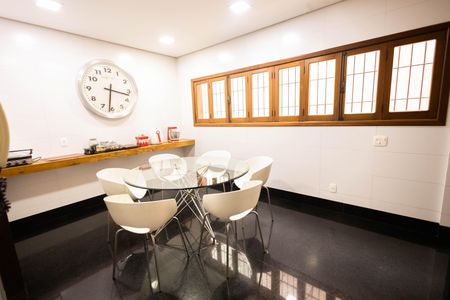 Casa à venda com 563m², 4 quartos e 5 vagasCozinha