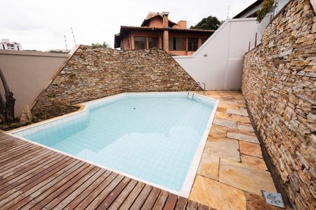 Casa à venda com 563m², 4 quartos e 5 vagasPiscina