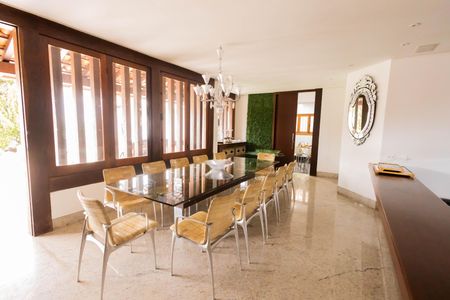 Casa à venda com 563m², 4 quartos e 5 vagasSala de Jantar