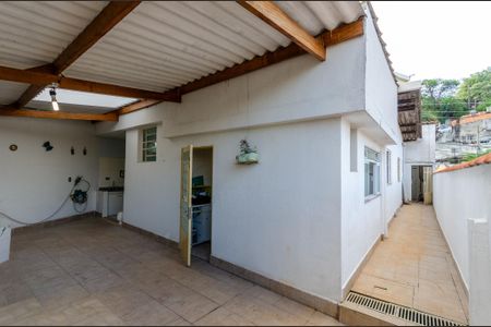 Casa à venda com 146m², 3 quartos e 1 vaga Casa à venda com 146m², 3 quartos e 1 vagaQuintal - Casa 2