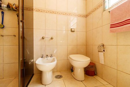 Casa à venda com 185m², 4 quartos e 1 vaga Casa à venda com 185m², 4 quartos e 1 vagaBanheiro