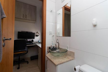 Casa de condomínio à venda com 99m², 3 quartos e 1 vaga Casa de condomínio à venda com 99m², 3 quartos e 1 vagaBanheiro da Suíte 2