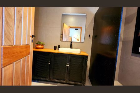 Casa de condomínio à venda com 500m², 4 quartos e 6 vagasBanheiro da Suíte 2