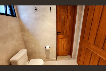 Casa de condomínio à venda com 500m², 4 quartos e 6 vagasBanheiro da Suíte 4