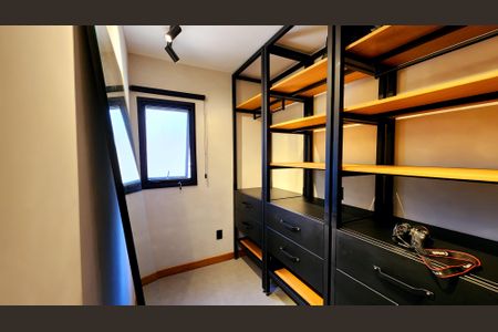 Casa de condomínio à venda com 500m², 4 quartos e 6 vagasQuarto 3 - Suíte