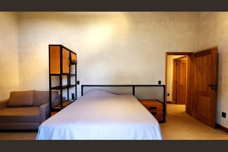 Casa de condomínio à venda com 500m², 4 quartos e 6 vagasQuarto 2 - Suíte