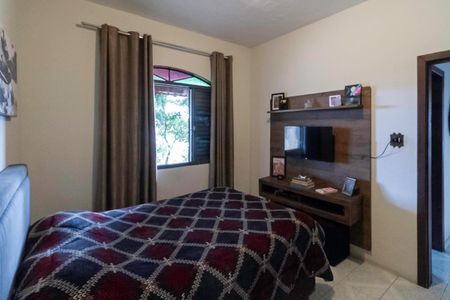 Casa à venda com 846m², 4 quartos e 3 vagas Casa à venda com 846m², 4 quartos e 3 vagasQuarto 2