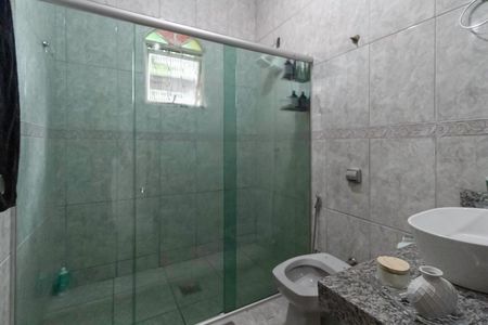 Casa à venda com 846m², 4 quartos e 3 vagas Casa à venda com 846m², 4 quartos e 3 vagasBanheiro social