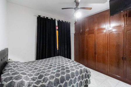 Casa à venda com 846m², 4 quartos e 3 vagas Casa à venda com 846m², 4 quartos e 3 vagasSuíte