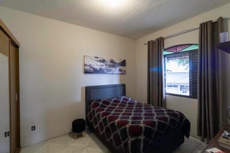 Casa à venda com 846m², 4 quartos e 3 vagas Casa à venda com 846m², 4 quartos e 3 vagasQuarto 2