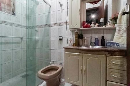 Casa à venda com 846m², 4 quartos e 3 vagas Casa à venda com 846m², 4 quartos e 3 vagasBanheiro da suíte