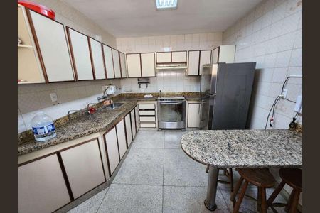 Casa à venda com 360m², 5 quartos e 5 vagas