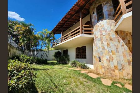 Casa à venda com 360m², 5 quartos e 5 vagas