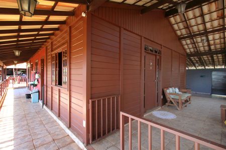 Casa de condomínio à venda com 300m², 3 quartos e 2 vagasVaranda