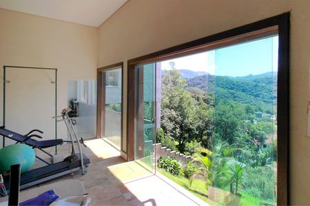 Casa de condomínio à venda com 300m², 3 quartos e 2 vagasSala de Estar