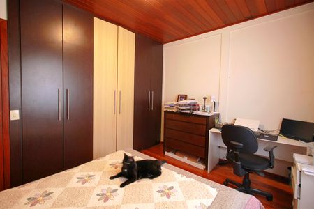 Casa de condomínio à venda com 300m², 3 quartos e 2 vagasQuarto 2