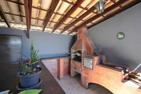 Casa de condomínio à venda com 300m², 3 quartos e 2 vagasEspaço Gourmet