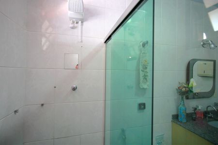 Casa de condomínio à venda com 300m², 3 quartos e 2 vagasBanheiro