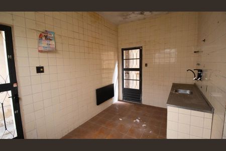 Casa à venda com 180m², 4 quartos e 1 vaga Casa à venda com 180m², 4 quartos e 1 vagaCozinha