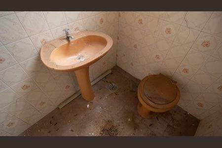 Casa à venda com 180m², 4 quartos e 1 vaga Casa à venda com 180m², 4 quartos e 1 vagaBanheiro de Serviço