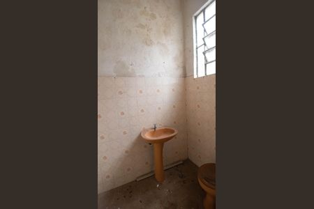 Casa à venda com 180m², 4 quartos e 1 vaga Casa à venda com 180m², 4 quartos e 1 vagaBanheiro de Serviço