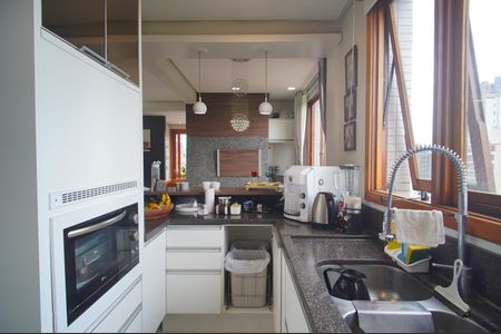 Apartamento à venda com 215m², 2 quartos e 2 vagasCozinha