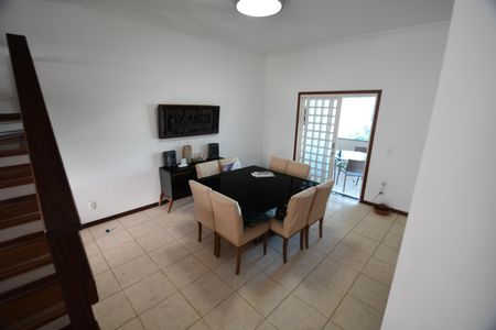 Casa de condomínio à venda com 300m², 3 quartos e 3 vagasSala de Jantar