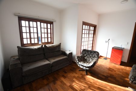 Casa de condomínio à venda com 300m², 3 quartos e 3 vagasSala de TV