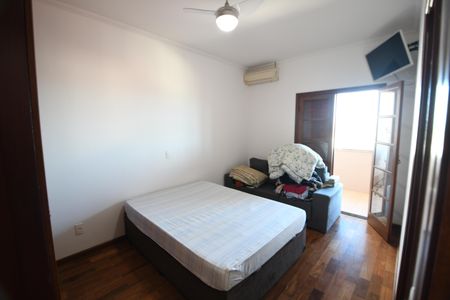 Casa de condomínio à venda com 300m², 3 quartos e 3 vagasSuíte 2