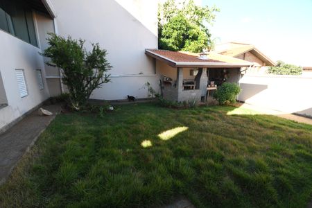 Casa de condomínio à venda com 300m², 3 quartos e 3 vagasJardim