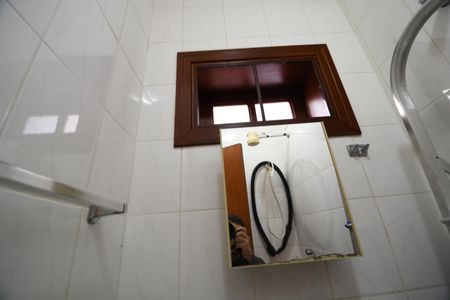 Casa de condomínio à venda com 300m², 3 quartos e 3 vagasBanheiro de serviço