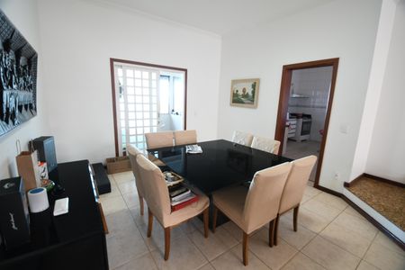 Casa de condomínio à venda com 300m², 3 quartos e 3 vagasSala de Jantar