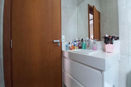 Casa à venda com 225m², 3 quartos e 2 vagas Casa à venda com 225m², 3 quartos e 2 vagasBanheiro da Suíte