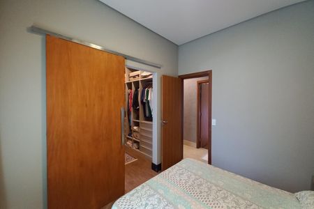 Casa à venda com 225m², 3 quartos e 2 vagas Casa à venda com 225m², 3 quartos e 2 vagasQuarto 3 - Suíte