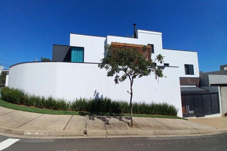 Casa à venda com 225m², 3 quartos e 2 vagas Casa à venda com 225m², 3 quartos e 2 vagasFachada do Prédio