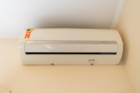 Casa à venda com 150m², 3 quartos e 2 vagas Casa à venda com 150m², 3 quartos e 2 vagasSuíte