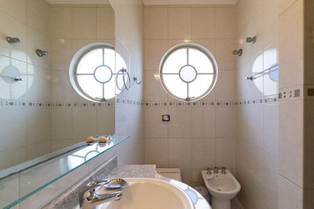 Casa à venda com 150m², 3 quartos e 2 vagas Casa à venda com 150m², 3 quartos e 2 vagasBanheiro Social