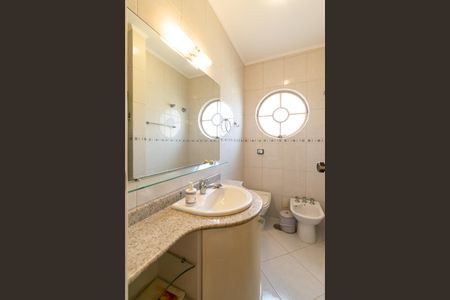 Casa à venda com 150m², 3 quartos e 2 vagas Casa à venda com 150m², 3 quartos e 2 vagasBanheiro Social