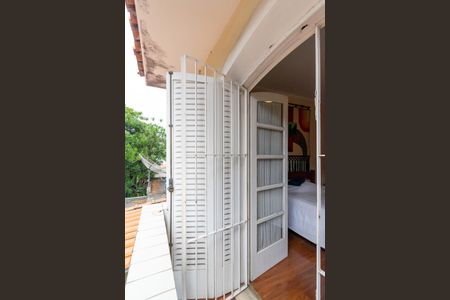 Casa à venda com 150m², 3 quartos e 2 vagas Casa à venda com 150m², 3 quartos e 2 vagasSacada